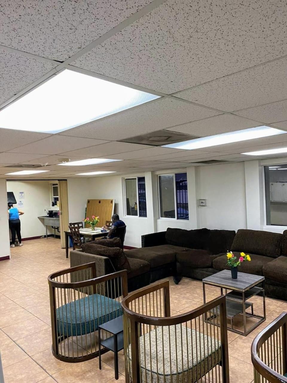 Van Nuys Downtown Paradise Los Angeles Extérieur photo
